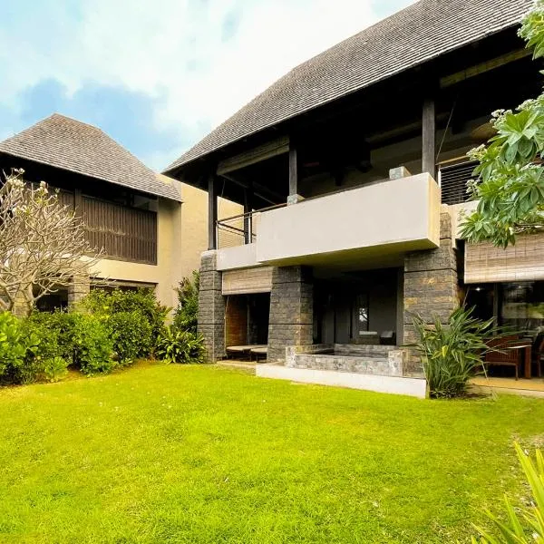 Luxury Island Escape - Beachfront 2-Bedroom with Private Pool, hotel in Centre de Flacq