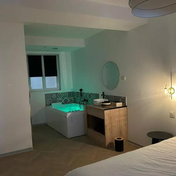 Appartement SPA 2 pers-Couteliers-Centre ville, hotel in Moulins
