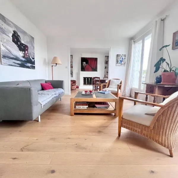 T2 - Procès - parking gratuit - WIFI, hotel in Nantes