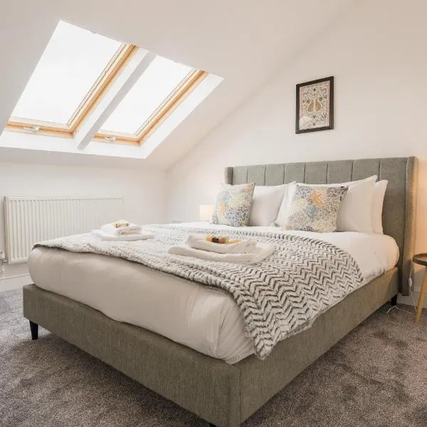Beautifully done 5 bed barn conversion in Heswall - Sleeps up to 10、ヘスウォールのホテル