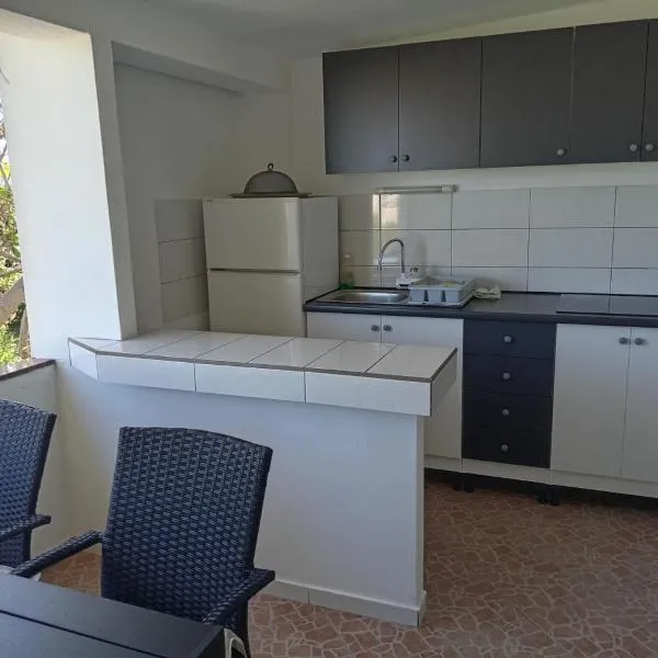 Apartments Šešo C, hotel in Pag