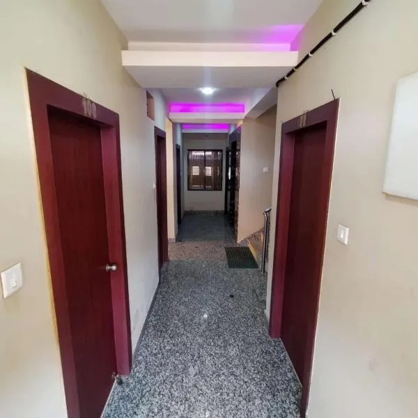 Goroomgo Hotel Casa Di William Khajuraho: Khajuraho şehrinde bir otel