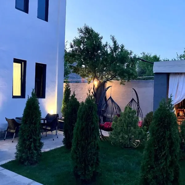 Haya Guest House, hotel in Kʼanakʼerravan