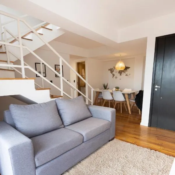 Hermoso Duplex en Capital con Piscina de verano, hotel in Mendoza