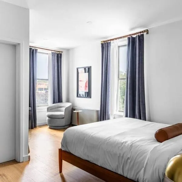 Canal View, DTWN Historic Hotel, Fiber Internet, Room # 209, hotel in Bangor