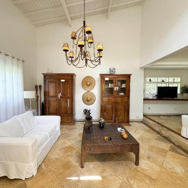 Charmosa casa térrea com piscina | 150m da praia - Foto 2