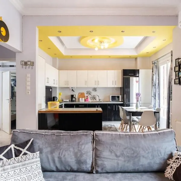 Apartment with terrace in Piraiki, hotel in Piraeus