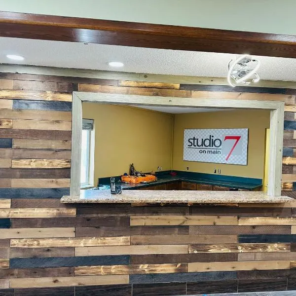 Studio 7 on Main, hotel in West Fargo