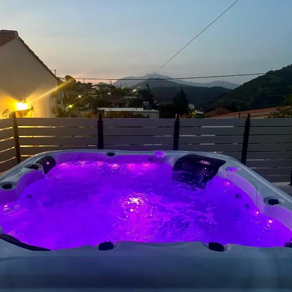Villa Eftychia Serene Getaway with Hot Tub in a Quiet Location, hotel v destinaci Kissamos