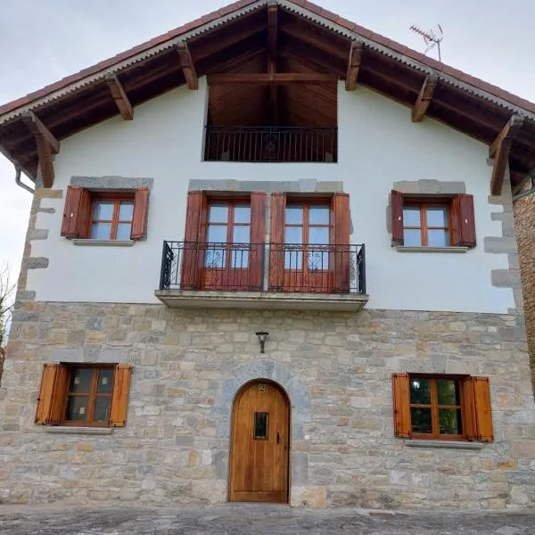 Casa Rural Los Rubios, hotel in Elcarte