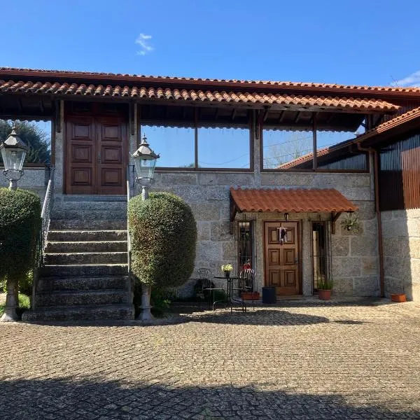 Bergui Guesthouse - Em Guimarães desde 2017、ギマランイスのホテル