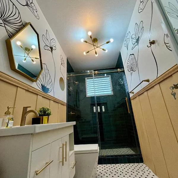 Urban Tropical Oasis in San Juan, hotel en San Juan