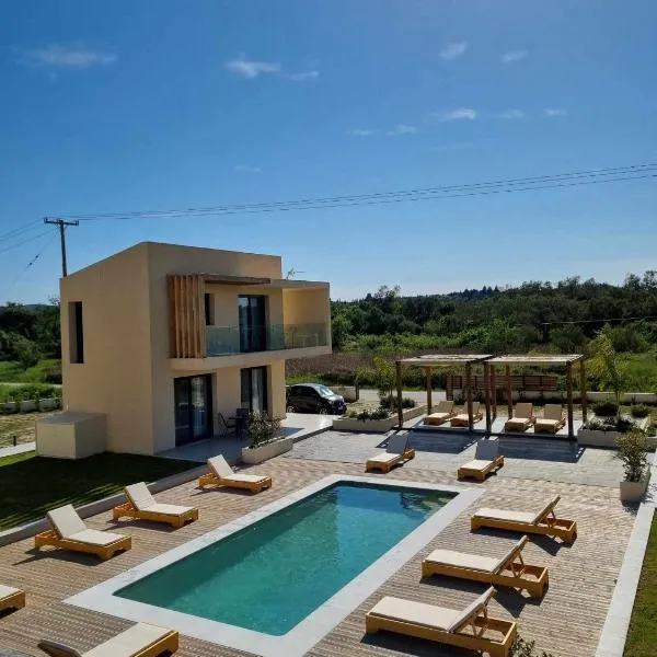 G Quattro Luxury Apartments, hotel in Lefkímmi