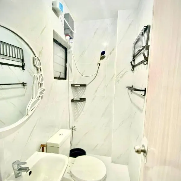 Prestige 3 Bedroom near Malls & Airport in Davao, hotel v destinaci Davao