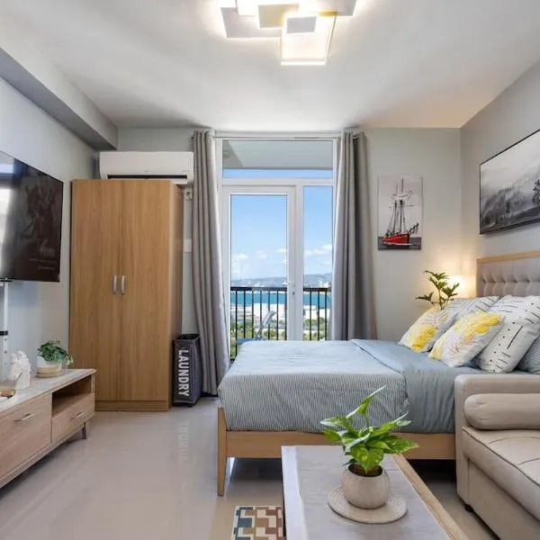 Azure Haven - Near Airport - Hot Shower - Cozy with Balcony 16th Flr unit 1623 bldg 102, hotell sihtkohas Lapu Lapu City
