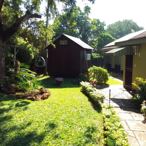 Buffalo Street Cottages, hotel a Malelane