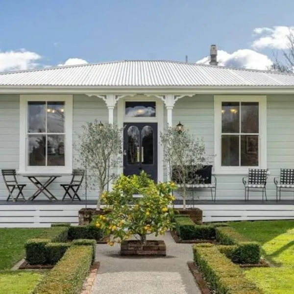 Historic Charm in Greytown - Cosy Kowhai Cottage, hotel v destinaci Greytown