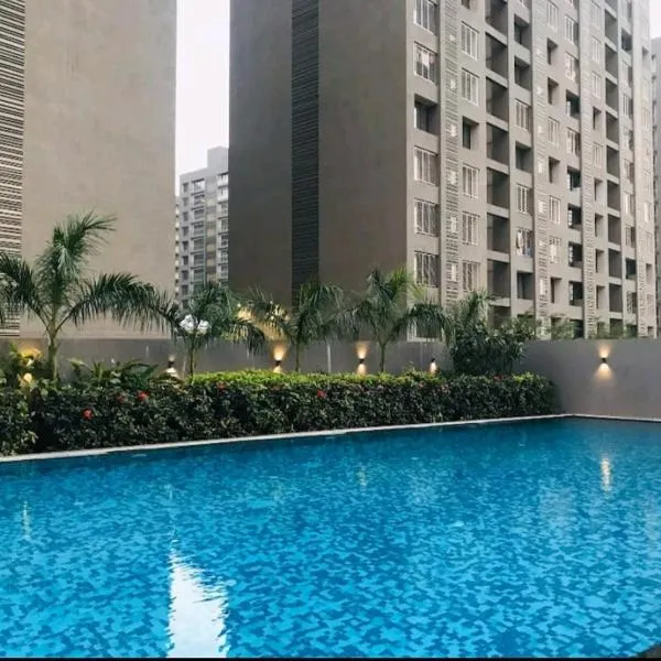 수라트에 위치한 호텔 VHHS studio apartment ,surat airport