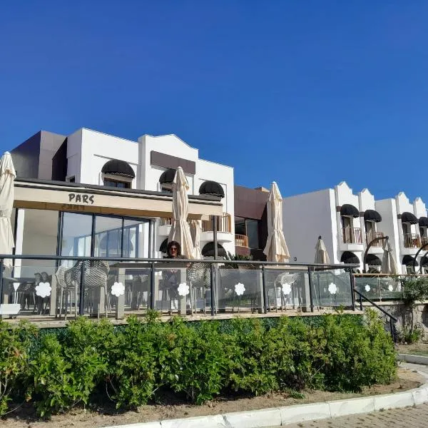 Small Beach Hotel, hótel í Turgutreis