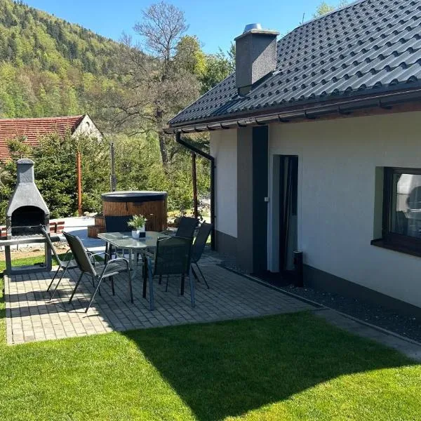 Domek Adusiówka, ξενοδοχείο σε Stronie Śląskie