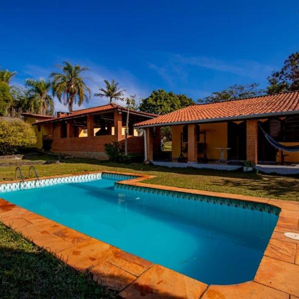 Chácara condomínio c/piscina, sala de jogos, campo