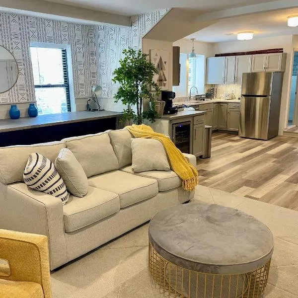 Modern Fully Renovated Suite & Loft in Downtown Trenton, hotel v destinaci Trenton