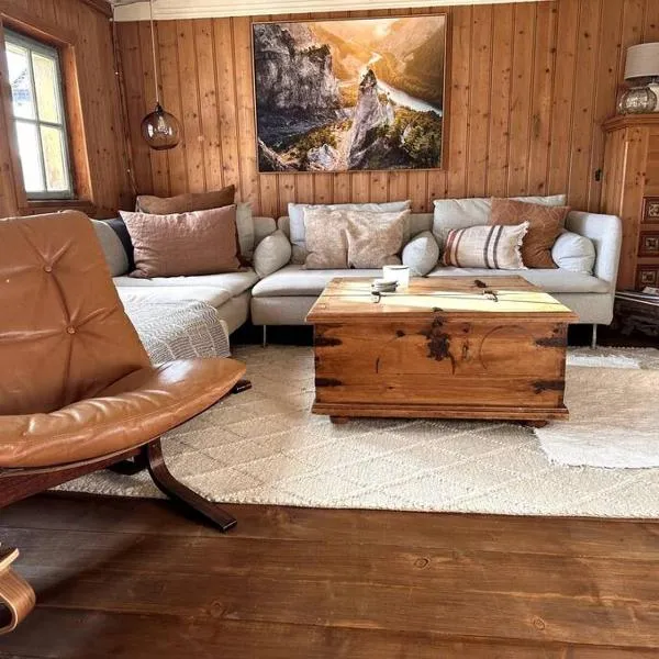 Spacious 3 bedroom Chalet near Flims, hotel a Trin
