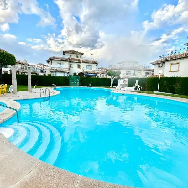 오리우엘라 코스타에 위치한 호텔 Punta Prima Apartment