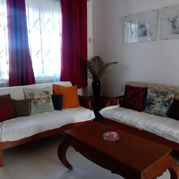 Beautiful apartment in secured residence close to beach, hotel in Trou aux Biches