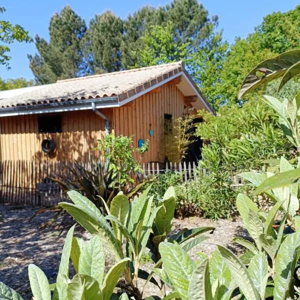 Maison de vacances 2 chambres plages lac à 600m proche Dune du Pilat Océan dans propriété privée, hotell i Sanguinet