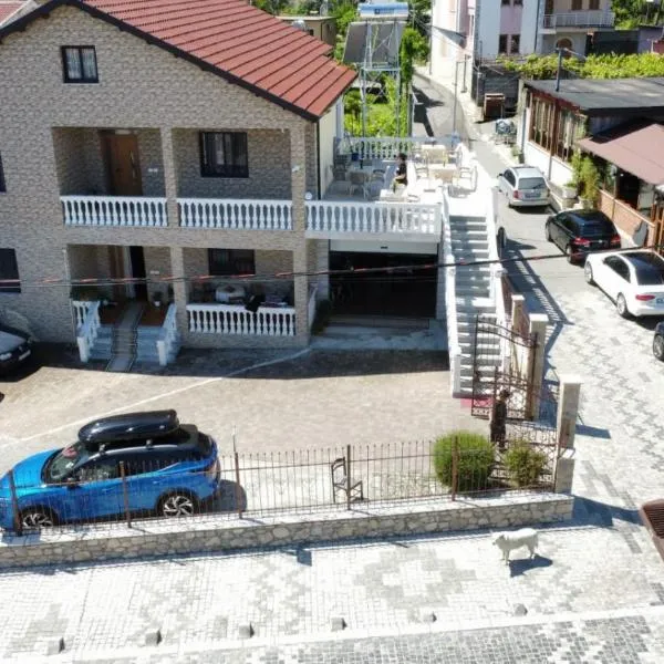 CASA VACANZE, hotel en Shirokë