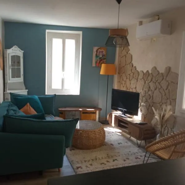 Maison de village Sarrians, hotel en Sarrians