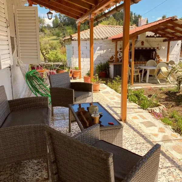 Μονοκατοικία στη Βόρεια Εύβοια, hotel v destinaci Kalívia
