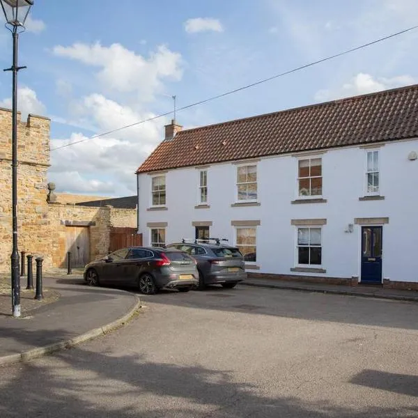 Sheriffs Tower Cottage - West, hotel in Bishop Auckland