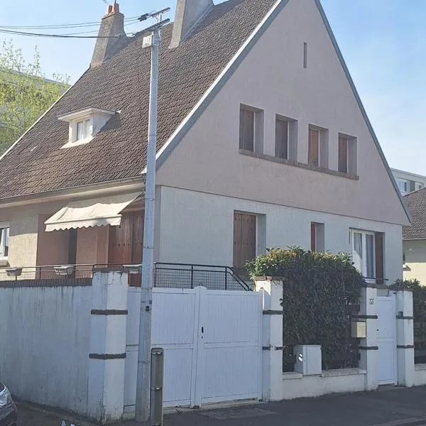 L'Arche de Yves-Jody, hotel in Saint-Jean-de-Braye