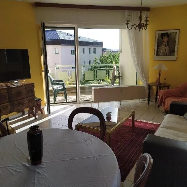 QUIET PEACEFUL 2BR apartment with parking in KIRCHBERG, hotell sihtkohas Luxembourg