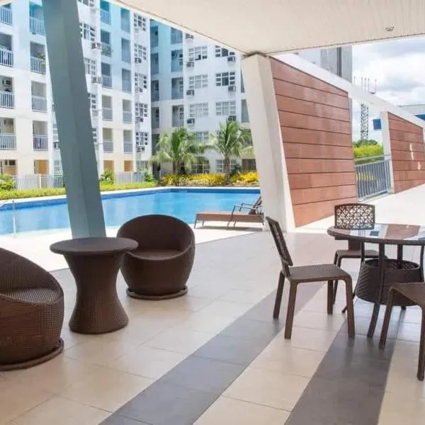Scarlet Suites Condominium、Babakのホテル