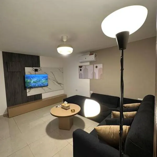 Stylish Luxe Apartment F/R 0004, hotel in Amman