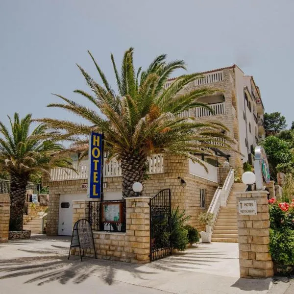 Hotel Vila Tina, hotell i Trogir