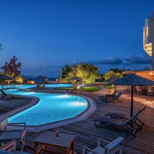 Elegance Luxury Executive Suites - Adults Only、トラガキのホテル