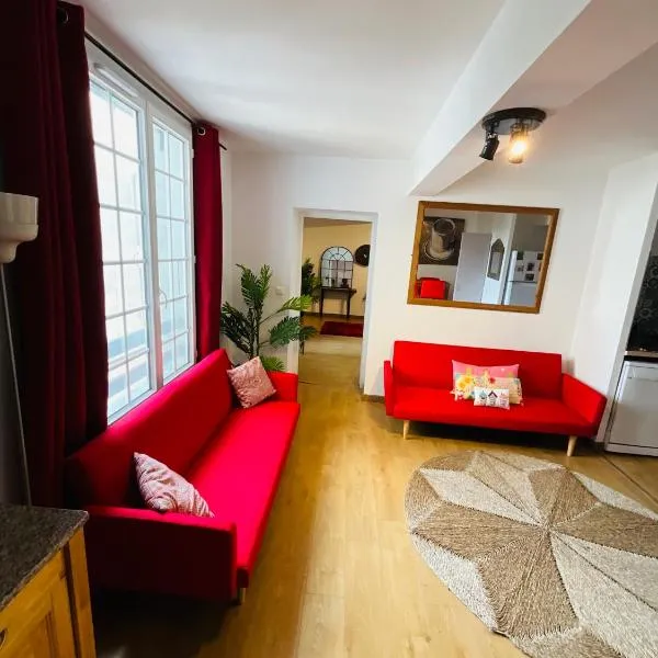 No 14 , 15 meters plein centre Mirepoix apartment Très Calme Netflix ,Terrace Sleeps 4 70 m2, hotell i Mirepoix