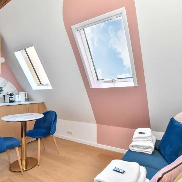 Newly Renovated Studio under the Parisian Roofs - Arc de Triomphe