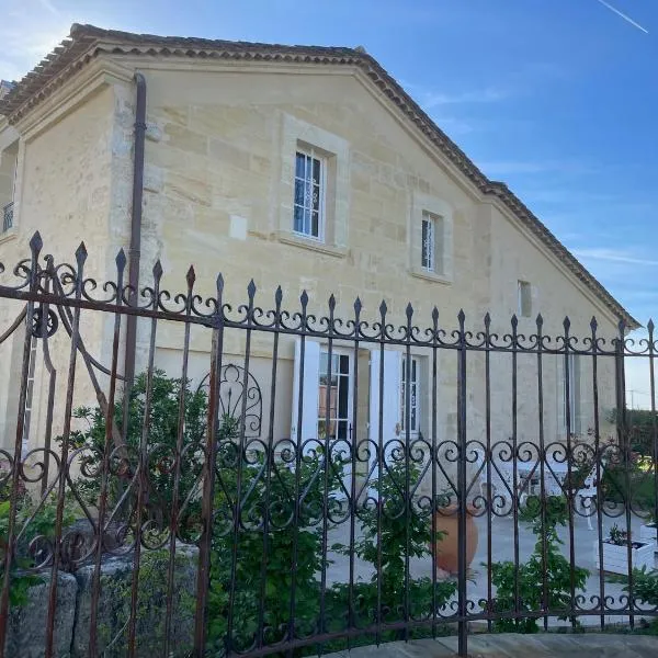 LE MAYNE, hotel in Puisseguin