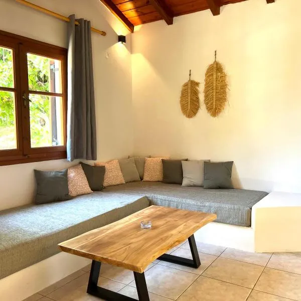 Panos Villas, hotel in Koukounaries