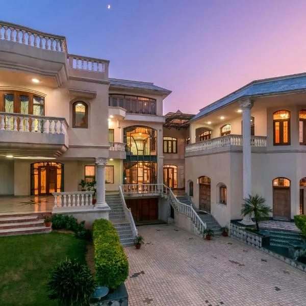 Krishnalaya Mansion by VEO - Part of StayVista, hotel v destinaci Džajpur