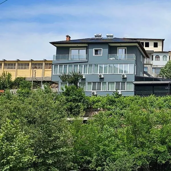 HOME 12, hotel v destinaci Librazhet