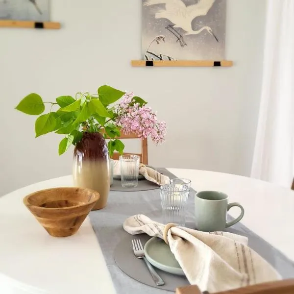 Unterkunft am Vogelpark Marlow - die grüne 12 FERIENHAUS, hotel in Marlow