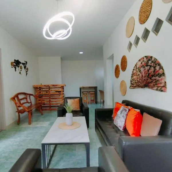 HOST HOMES-SANDY LANE, hotell sihtkohas Tacloban