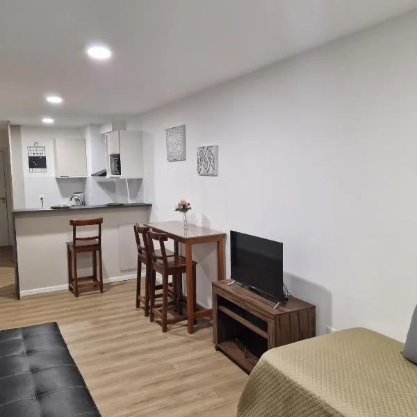 Nuevo, opción parking, hasta 5 personas, hotel v destinaci Montevideo