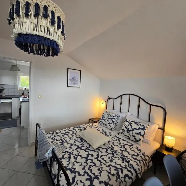 L'infini Sea View apartments Zubovići, hotel u gradu Zubovići